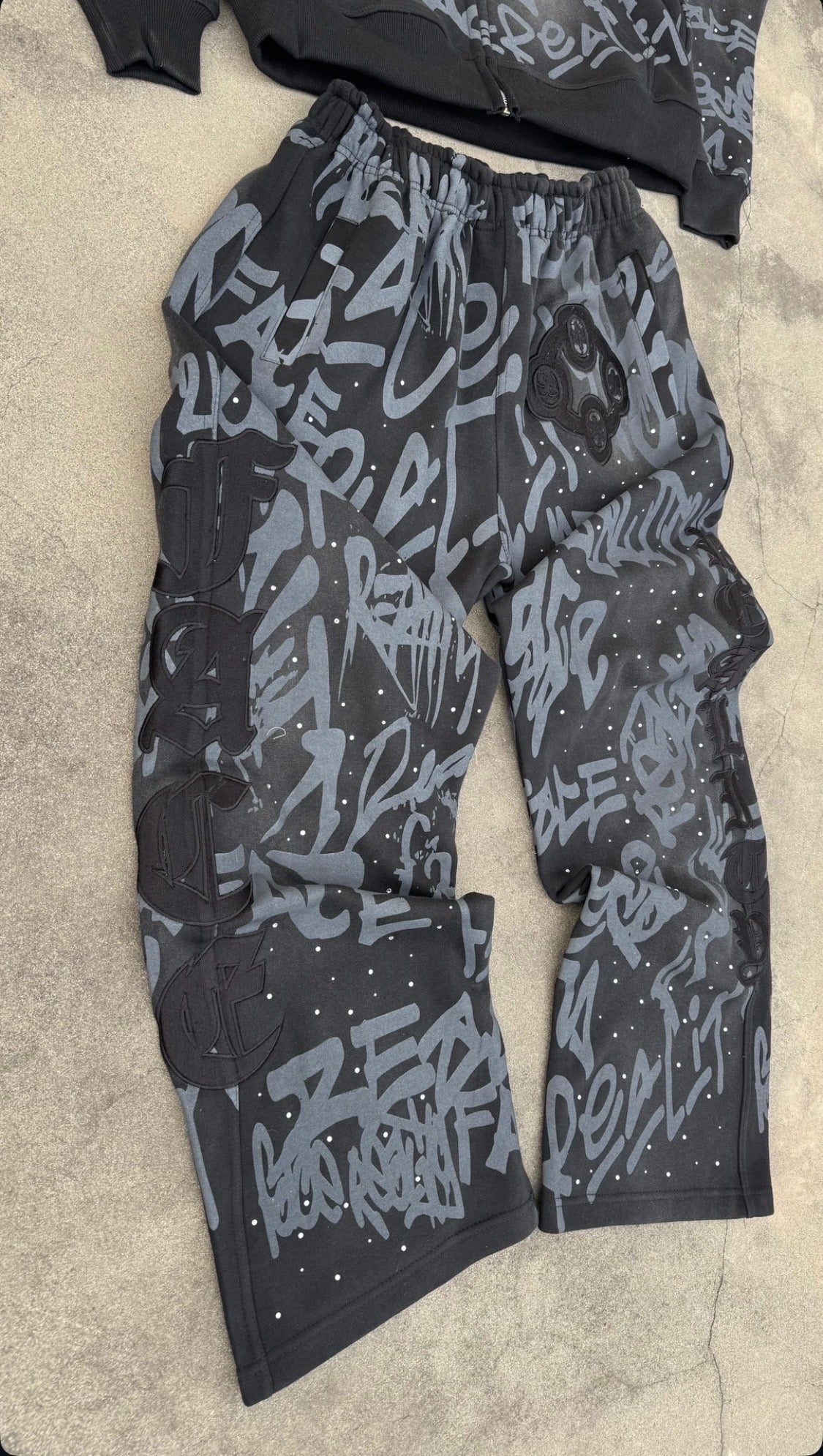 FaceReality Graffiti Sweatsuits